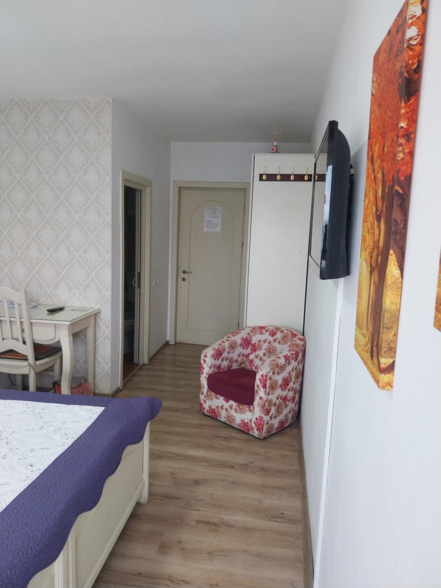 Randevu Hotel Caracal Екстериор снимка