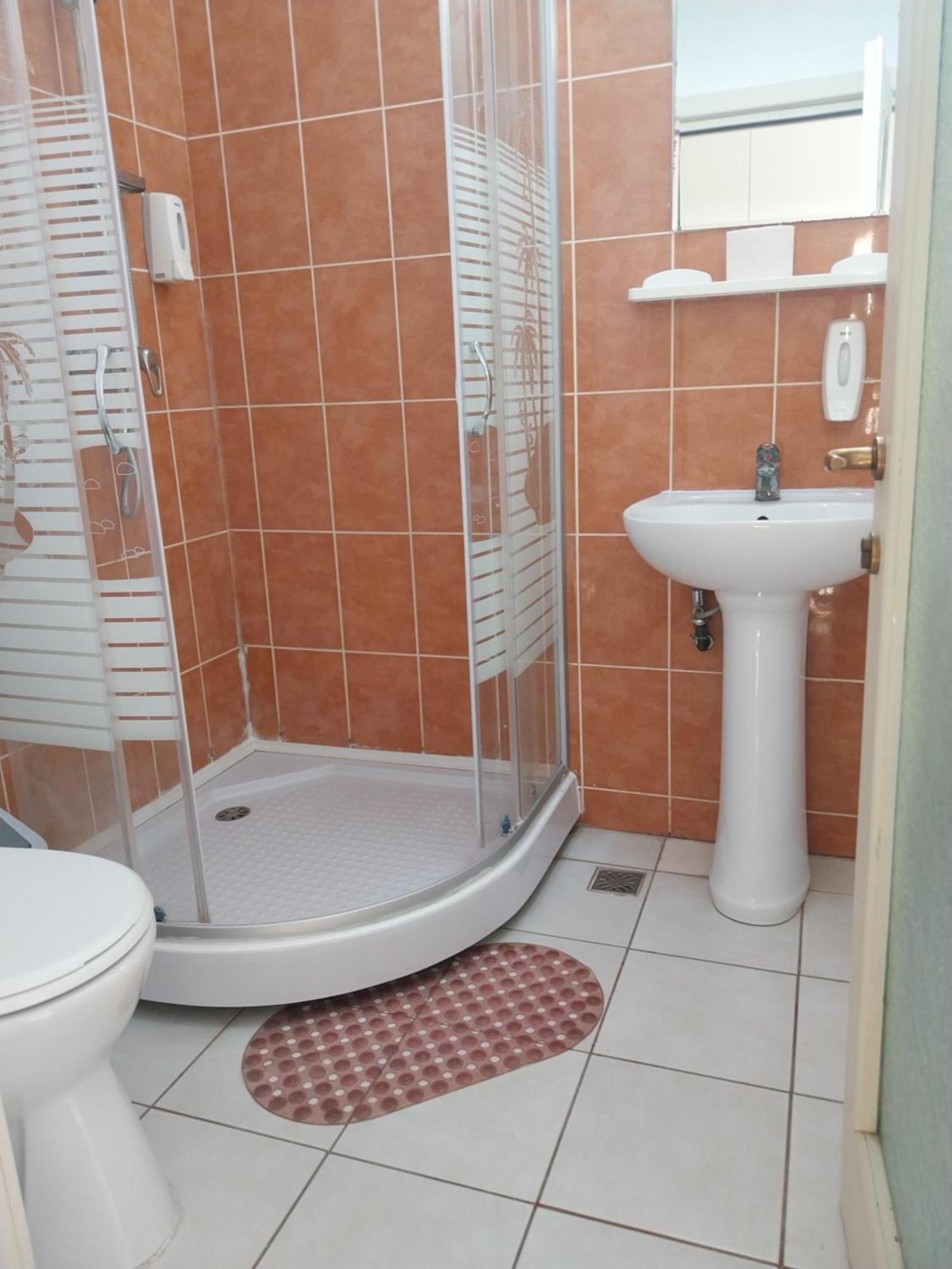 Randevu Hotel Caracal Екстериор снимка